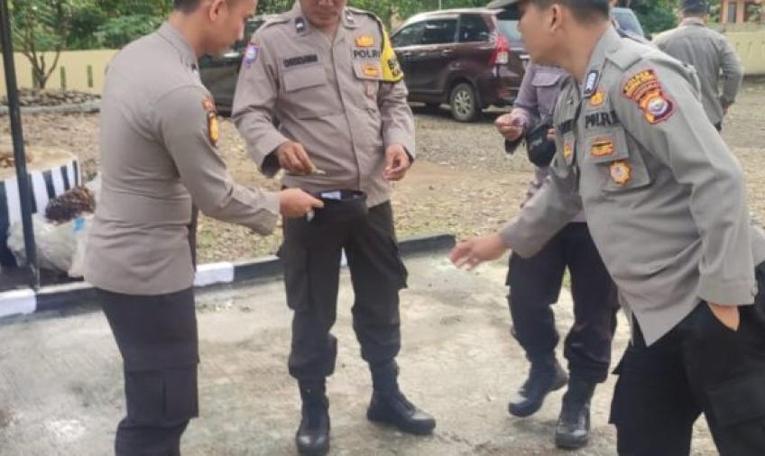 Gerakan Sedekah Bersama Polsek Air Besi Untuk Bantu Sesama