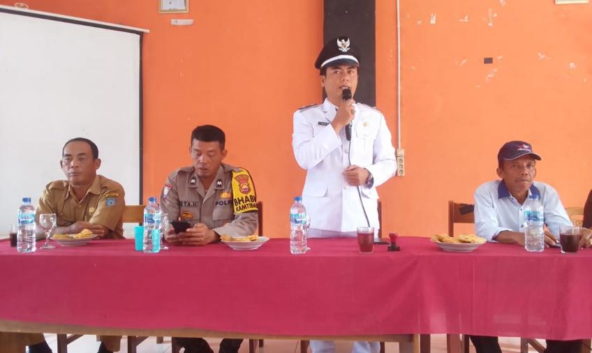Kapolsek Lais Saat Hadiri Acara Pelantikan dan Pengambilan Sumpah Jabatan Perangkat Desa
