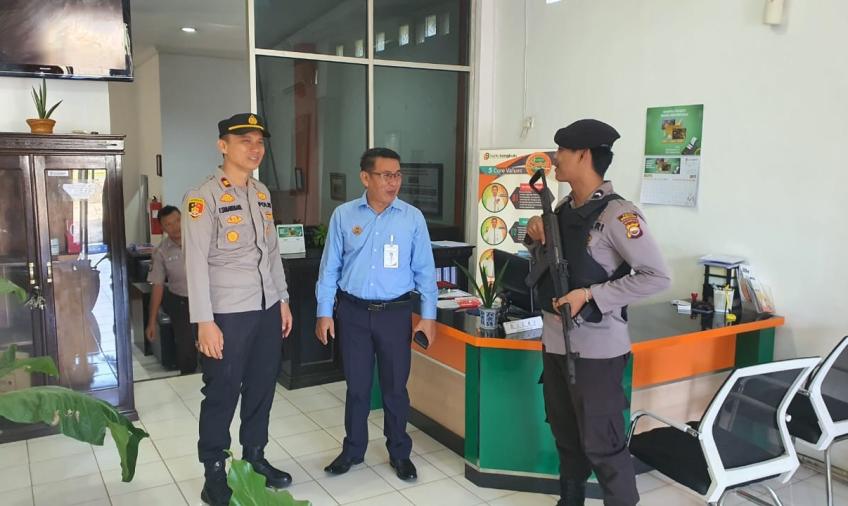 Kapolsek Giri Mulya lakukan Patroli dan Pengecekan Personil Pam Obvit di Wilkum Polsek Giri Mulya