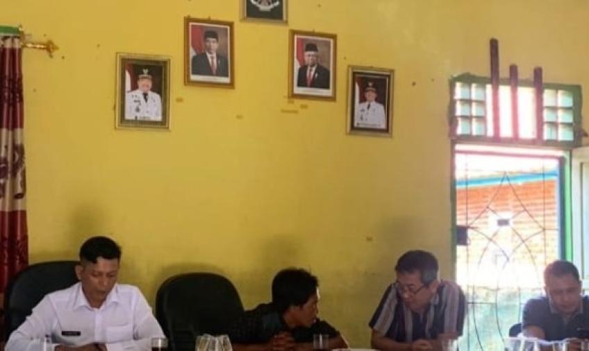 Bhabinkamtibmas Hadiri Musdessus Desa Talang Tinggi 