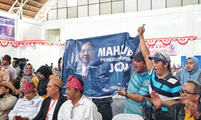 Simpatisan Menko Polhukam Mahfud MD saat menghadiri Musyawarah Rakyat (Musra) Bengkulu ke-26 di Universitas Prof. Dr. Hazairin
