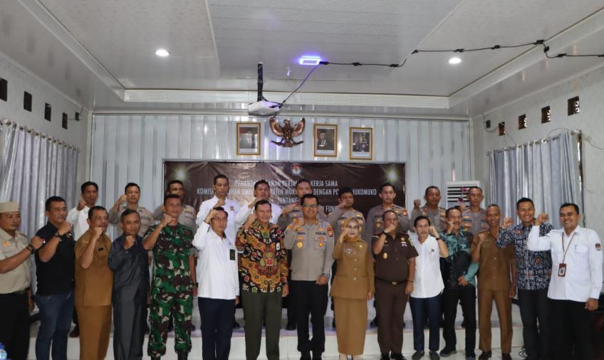 Kapolres Mukomuko Tandatangani Kerjasama Dengan KPU Kab Mukomuko