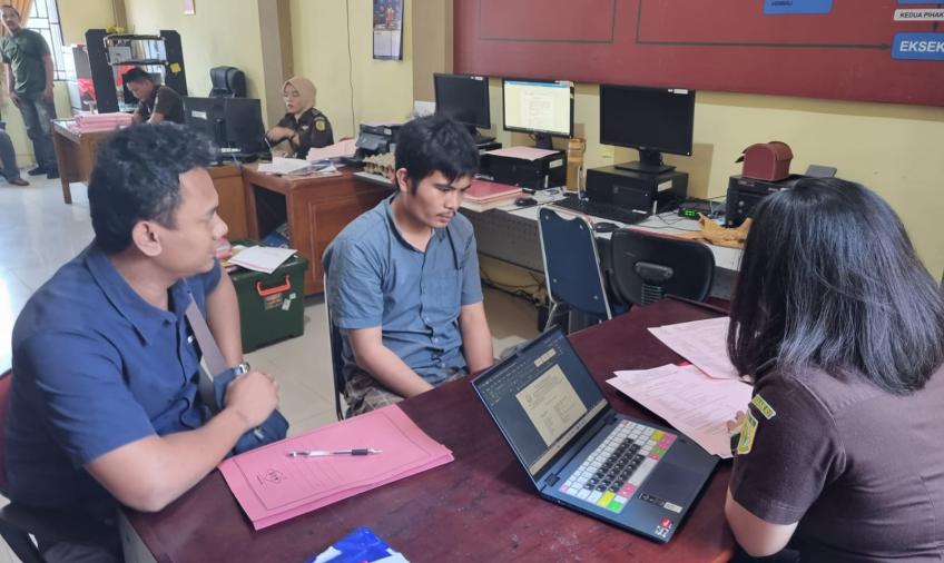Polres BS Serahkan Berkas Tersangka Curat ke Kejaksaan