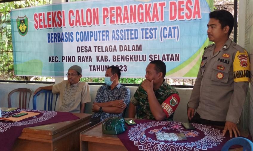Bhabinkamtibmas Kawal Seleksi Perangkat Desa Telaga Dalam 