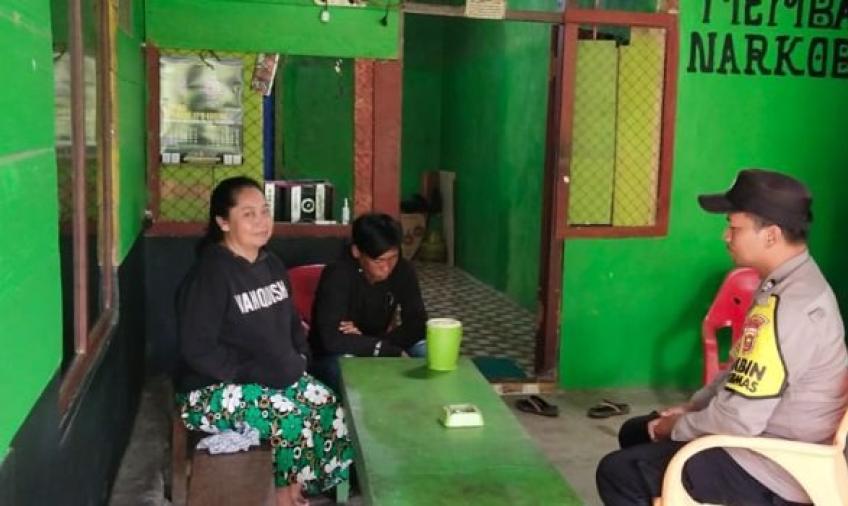 Bhabinkamtibmas Mengimbau Warung Agar Tidak Menjual Tuak dan Minuman Alkohol pada Saat Bulan Suci Ramadan