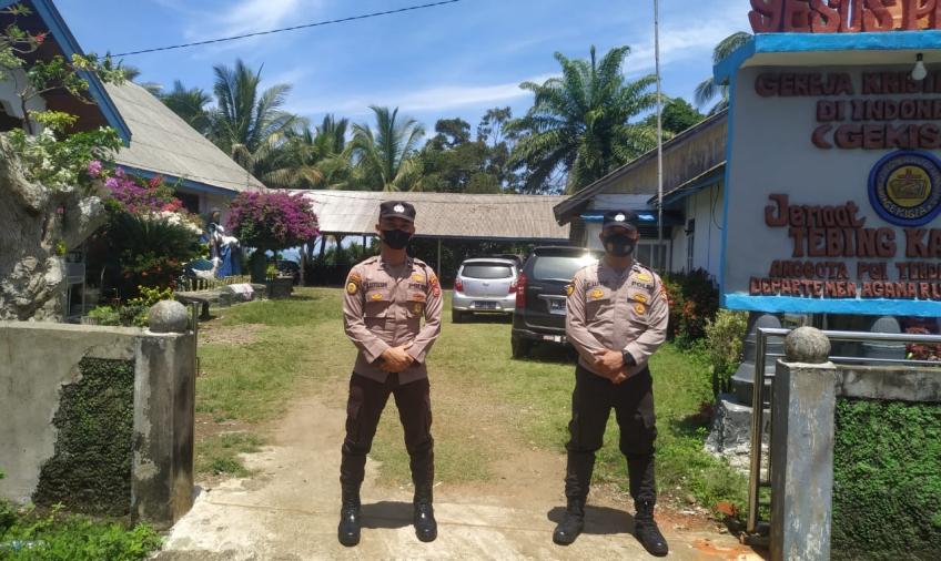 Polsek Air Besi Laksanakan Pam Ibadah Gereja di Desa Tebing kandang