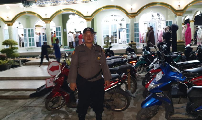 Polsek Teluk Segara Kerahkan Personel Jaga Masjid Saat Salat Tarawih