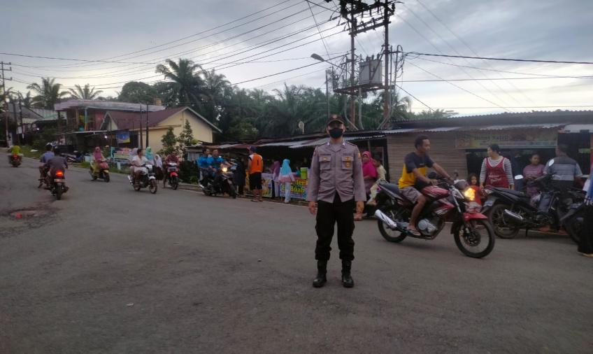 Polsek Giri Mulya Laksanakan Pengamanan Pasar Kaget Selama Bulan Ramadan