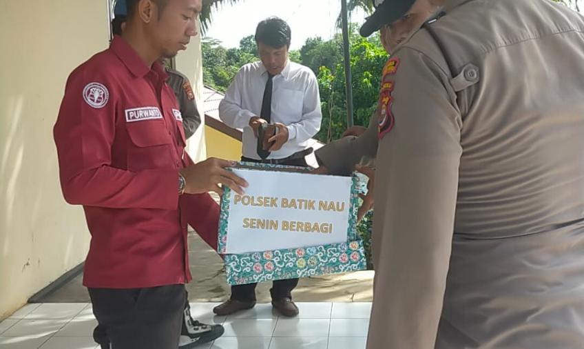 Polsek Batik Nau Giat Gerakan Berinfaq dan Bersedekah di Pagi Hari