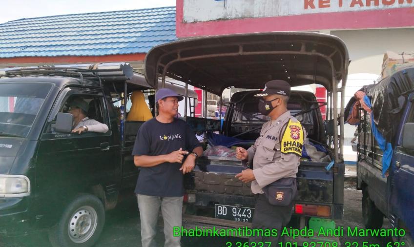 Berikan Rasa Aman, Babinkamtibmas Patroli Sambang Pasar Ketahun 