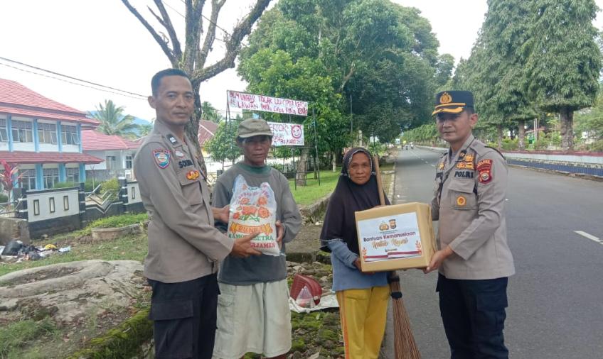Bakti Sosial, Polres Bengkulu Utara Lakukan Bakti Sosial Untuk Masyarakat Yang Kurang Mampu dan Sakit Menahun