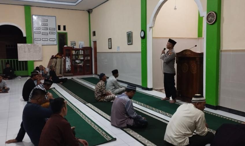 Kapolsek Enggano Isi Kultum Sebelum Salat Tarawih