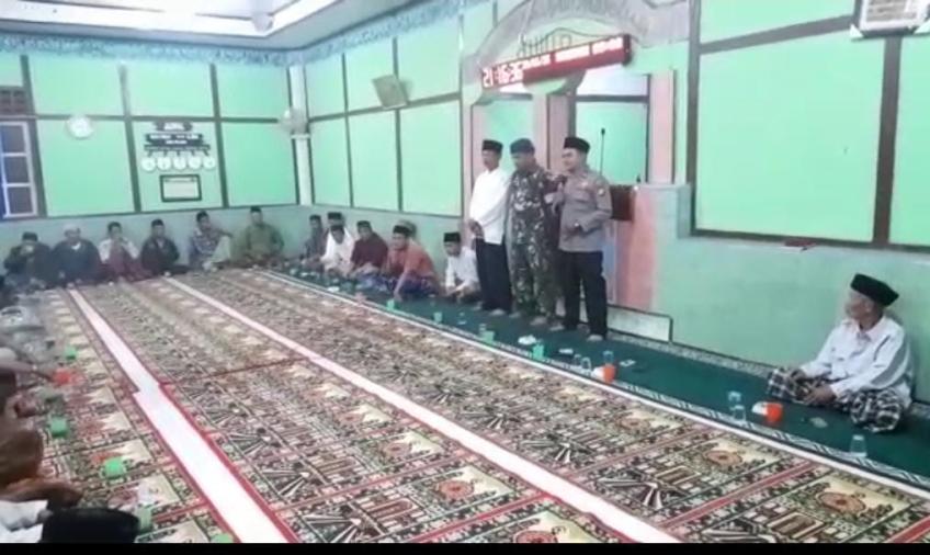 Kapolsek Lebong Atas Hadiri Safari Ramadan di Masjid Al Iman 