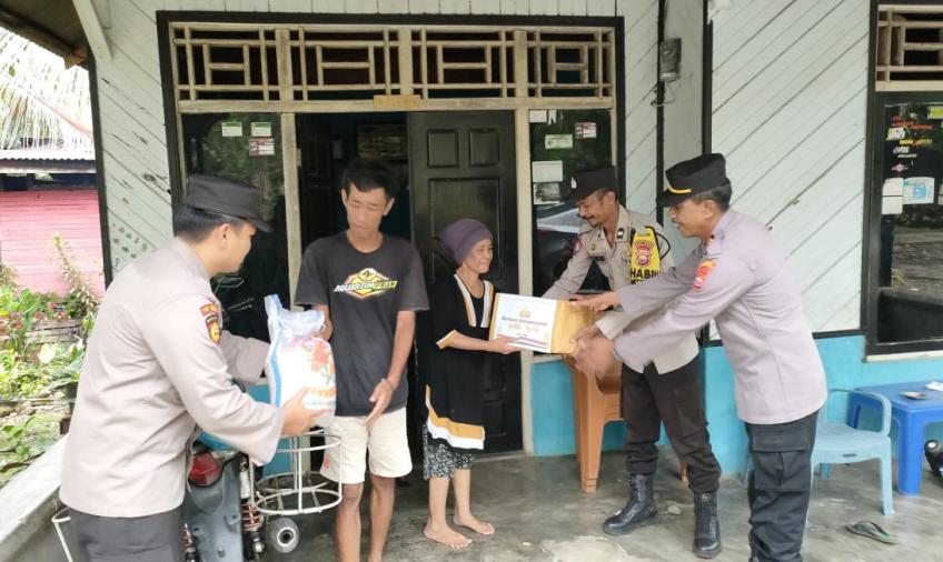 Polsek Lais Berikan Bantuan Kemanusiaan Untuk Negeri kepada Warga yang Kurang Mampu