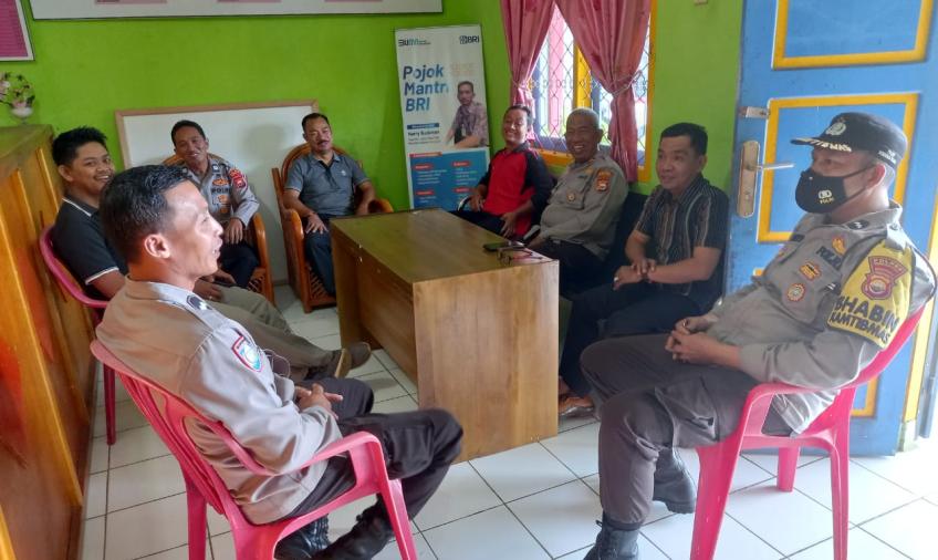 Jumat Curhat, Polres Bengkulu Utara Datangi Kantor Desa Tampung Aspirasi Masyarakat