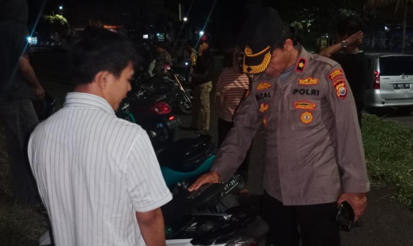 https://www.bengkuluone.co.id/tempat-hiburan-dan-kawasan-rawan-didatangi-polsonel-polsek-teluk-segara/