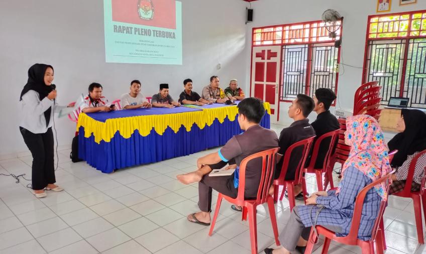 Bhabinkamtibmas Polres Bengkulu Utara Hadiri Kegiatan Pleno Terbuka Pemutakhiran Data  Pemilih 