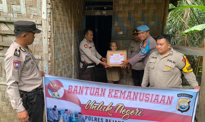 Lagi, 25 Paket Bansos Dibagikan Polres Rejang Lebong Kepada Warga yang Membutuhkan