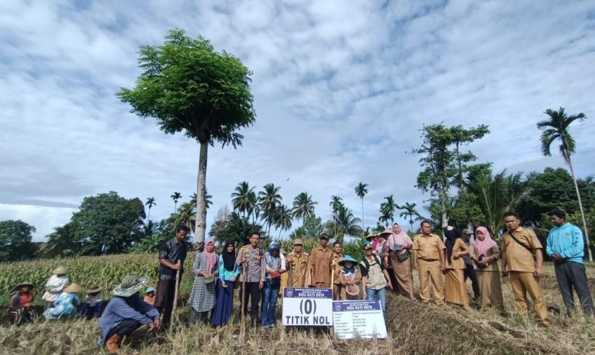 Pastikan Pembangunan Desa Sesuai Aturan Kapolsek Kerkap Turun Kelapangan.