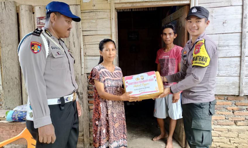 Polres BS Salurkan Bantuan Sosial kepada Warga di Wilayah Hukum Polsek Seginim