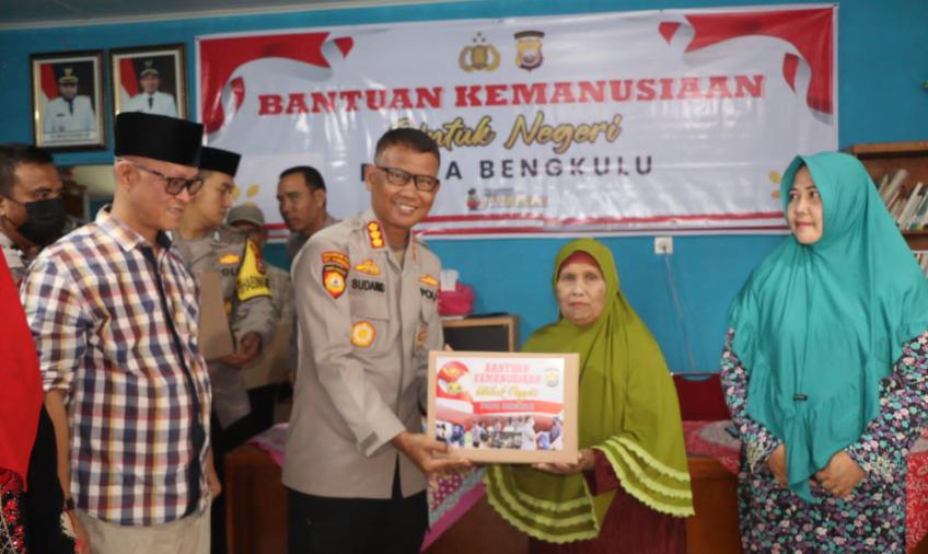 Misi kemanusiaan, Polda Bengkulu Kembali Bagikan Ratusan Paket Sembako