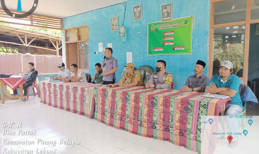 Bhabinkamtibmas Polsek Lebong Utara Hadiri Musywarah Pnetapan APBDes Desa Tambang Saweak 