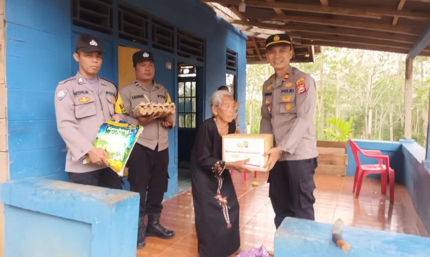 Polsek Giri Mulya Salurkan Bantuan Kemanusiaan Untuk Negeri kepada Masyarakat yang Membutuhkan