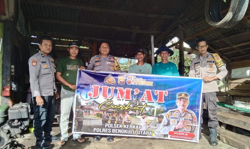 Polsek Kerkap Jumat Curhat dengan Warga Desa Perbo 