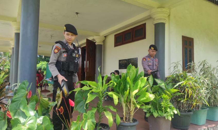 Polres Kepahiang Turunkan Personel Gelar Pengamanan di Gereja