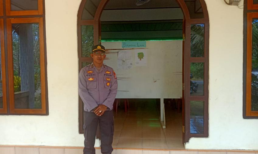 Polsek Putri Hijau Berikan Pengamanan Ibadah Jumat Agung 