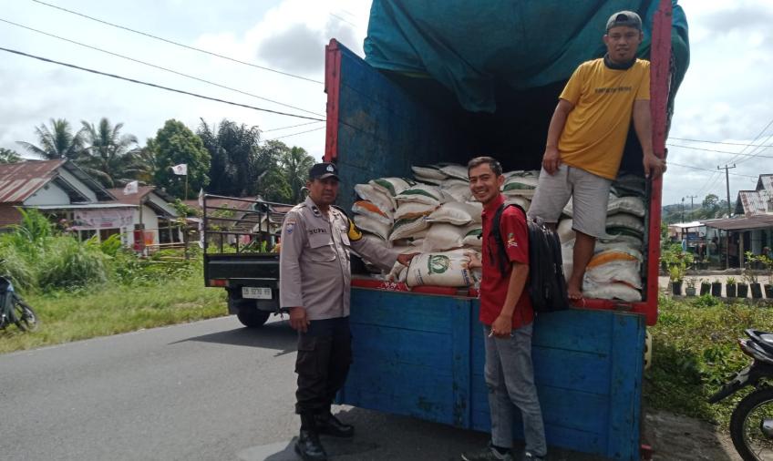 Polsek Sindang Kelingi Melaksanakan Kegiatan Monitoring Dan Pengamanan Penyaluran Bantuan
