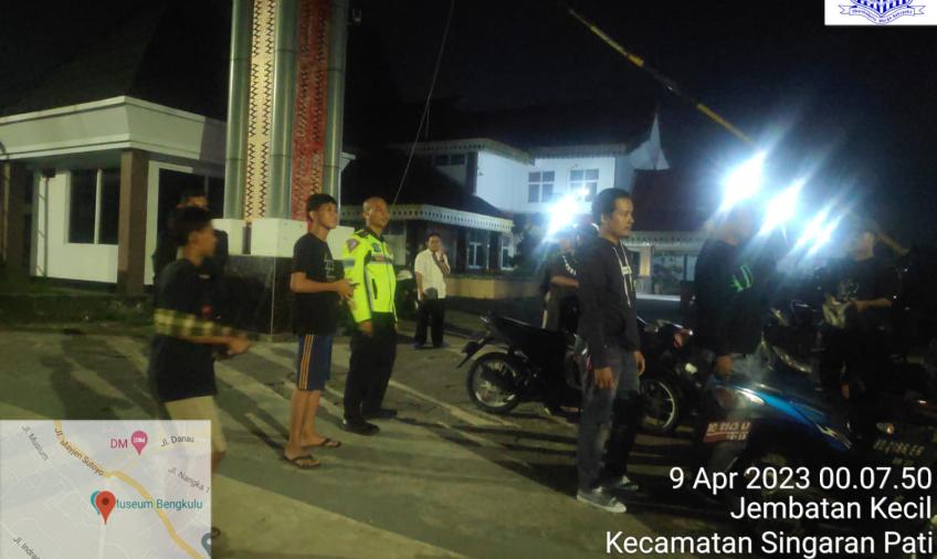 Razia, Polresta Amankan 8 Sepeda Motor dan Dapati 2 Pemuda Bawa 2 Liter Tuak