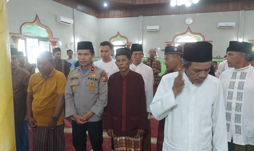 Kapolsek Teluk Segara Salat Ghaib Wafatnya Istri Wakapolri