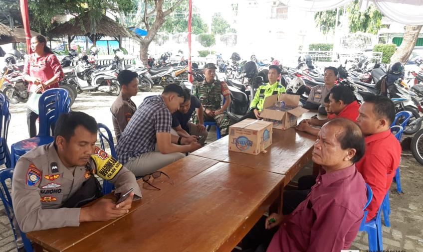 Pastikan Kegiatan Ibadah Paskah Aman, Kapolsek Kota Manna Cek Pengamanan Anggota di Gereja 