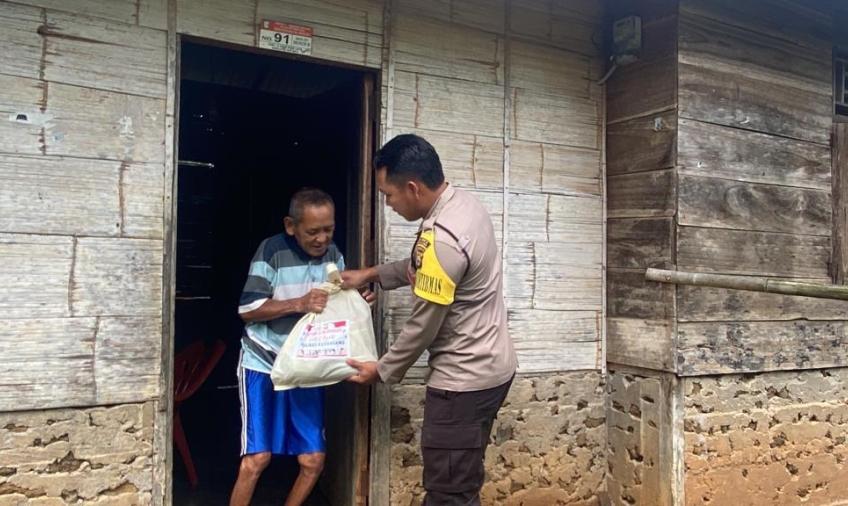 Polres Kepahiang Turunkan Bhabinkamtibmas Bagikan Bantuan Untuk Negeri