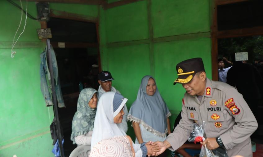 Kapolres Kepahiang Pimpin Langsung Pemberian Bantuan Kemanusian Untuk Negeri