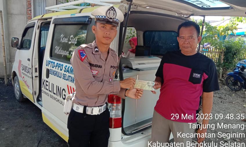 Memudahkan Masyarakat Untuk Wajib Pajak, Sat Lantas Polres Bengkulu Selatan Lakukan Pelayanan Samsat Keliling 