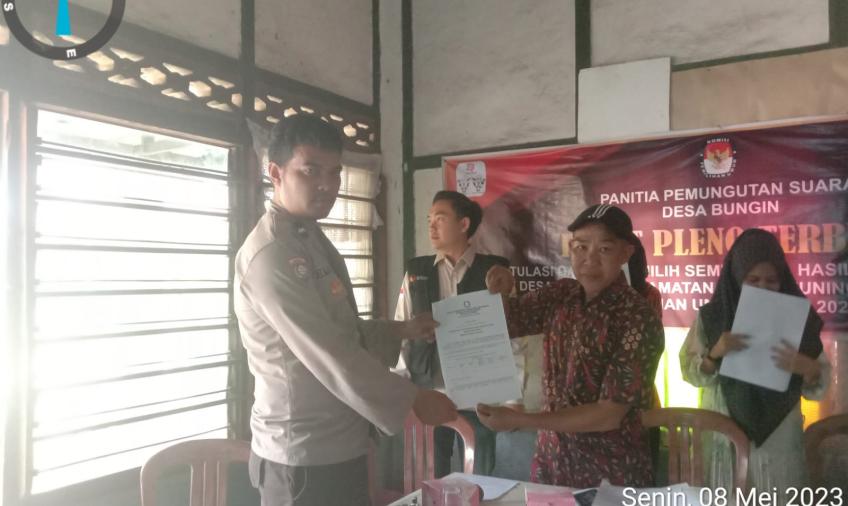 Aipda Eko Supriyanto Hadiri Rapat Pleno Terbuka DPSHP dan Penyerahan BLT DD