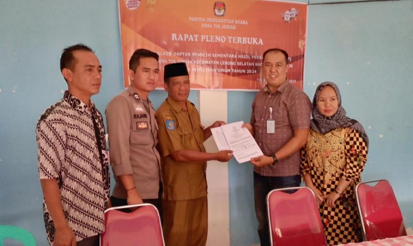 Bhabinkamtibmas Polsek Lebong Selatan Hadiri Rapat Pleno Terbuka DPSHP  