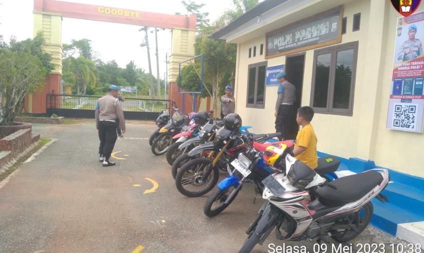 Si Propam Cek Kendaraan Personel Polres Kaur