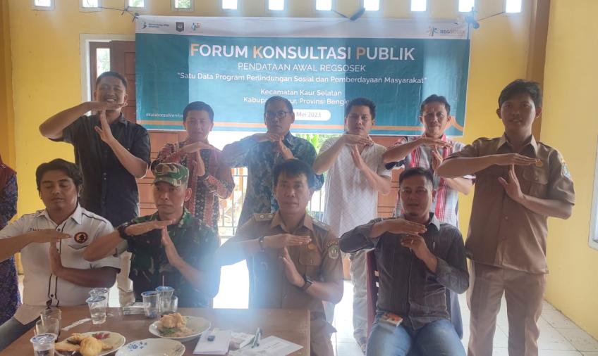 Bhabinkamtibmas Polsek Kaur Selatan dan Babinsa Monitoring Pendataan Awal Regsosek