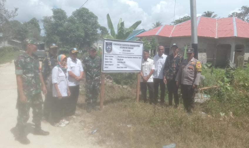 Bhabinkamtibmas Polsek Enggano Hadiri Penetapan Titik Nol Pembangunan Jalan Desa Kaana