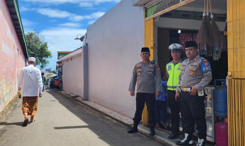 Kapolsek Gading Cempaka Sambang Duka Korban Meninggal Dunia Tertimpa Pohon