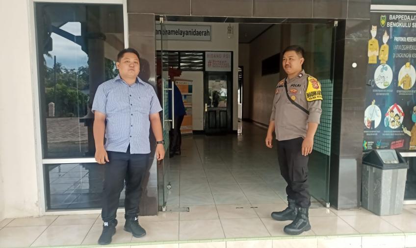 Polisi RW Sambangi Warga Binaan di Kelurahan Kampung Baru 