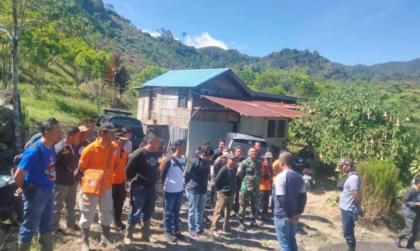 Polres Rejang Lebong Turunkan Tim Gabungan Lakukan Evakuasi Mayat  yang Ditemukan Dalam Hutan