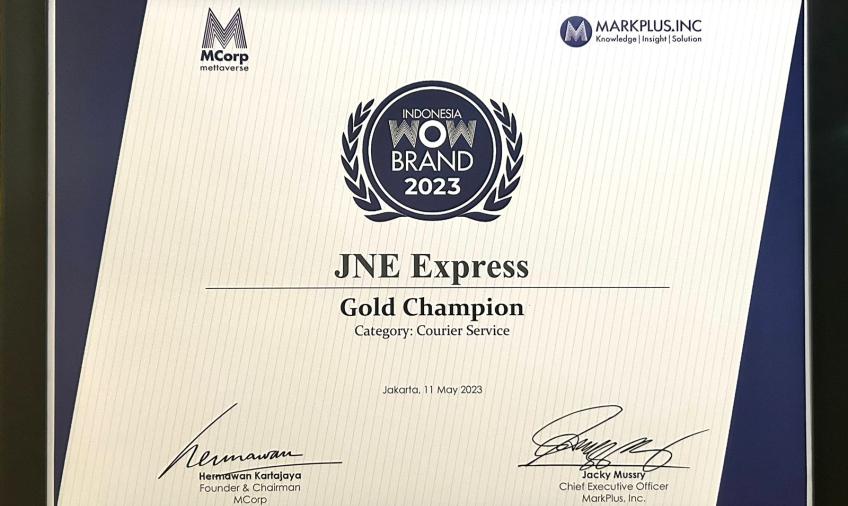 JNE Raih Penghargaan Gold Champion Kategori Courier Service Indonesia WOW Brand 2023 