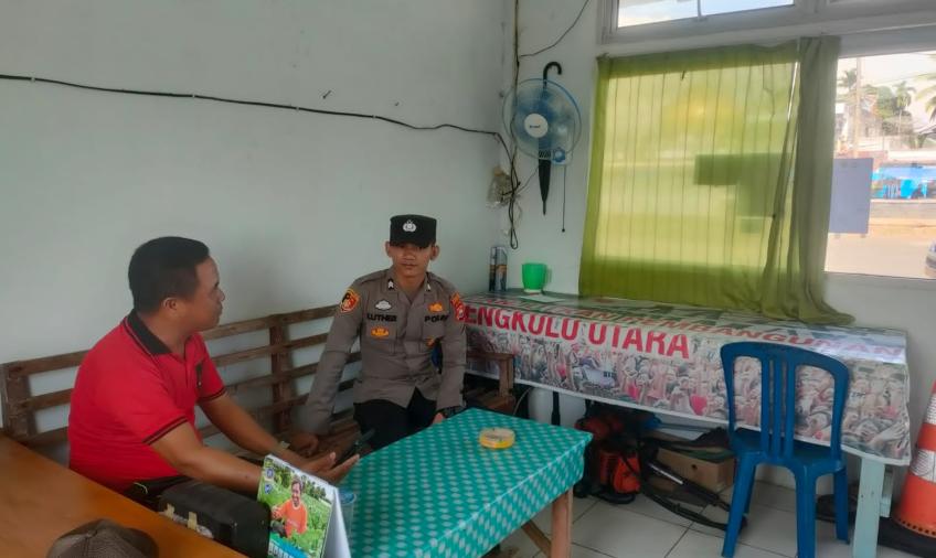 Personel Polsek Ketahun Jalin Sinegritas Dengan Petugas Dishub
