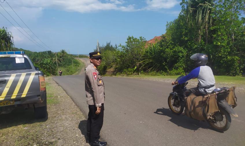 Kapolsek Ketahun Pantau Sitkamtibmas Terkait Pengalihan Arus