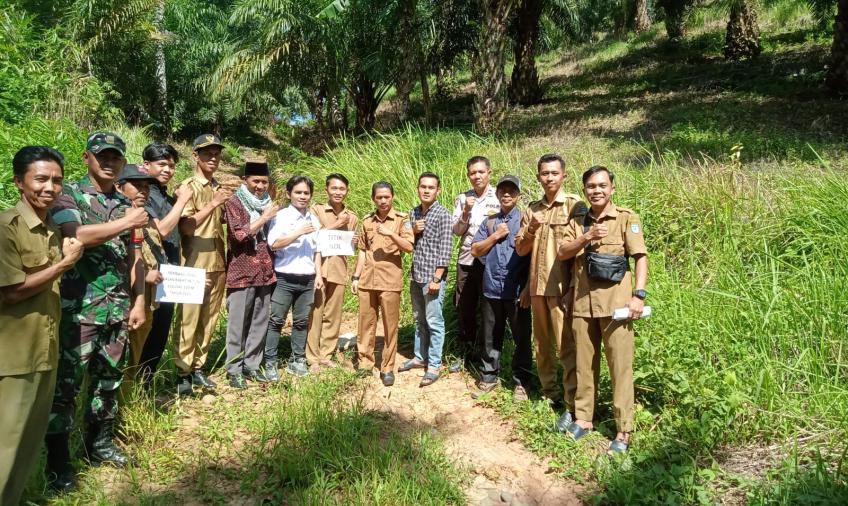 Bhabinkamtibmas Polsek Batik Nau Monitor Penggunaan Dana Desa Sekiau