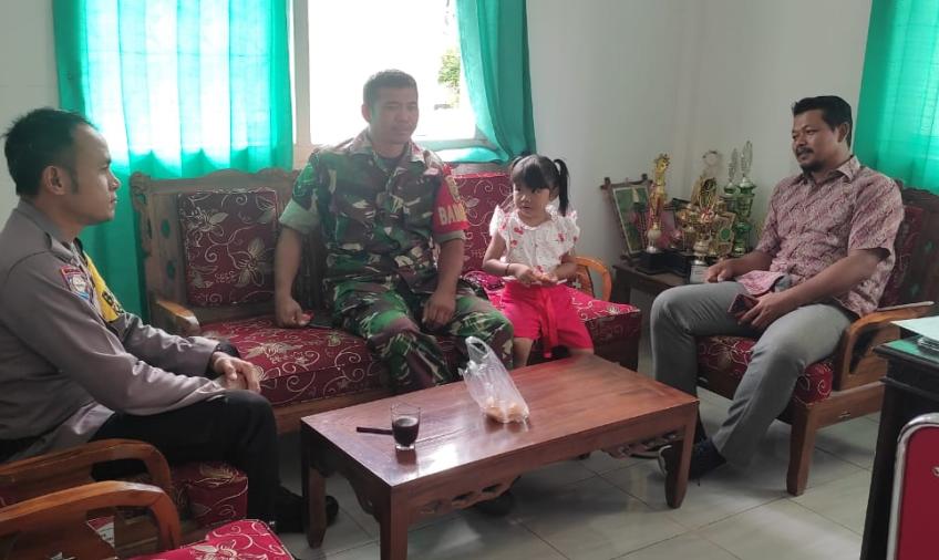 Bentuk Sinergitas TNI – Polri, Bhabinkamtibmas Bersama Babinsa Melaksanakan Sambang Warga Binaan